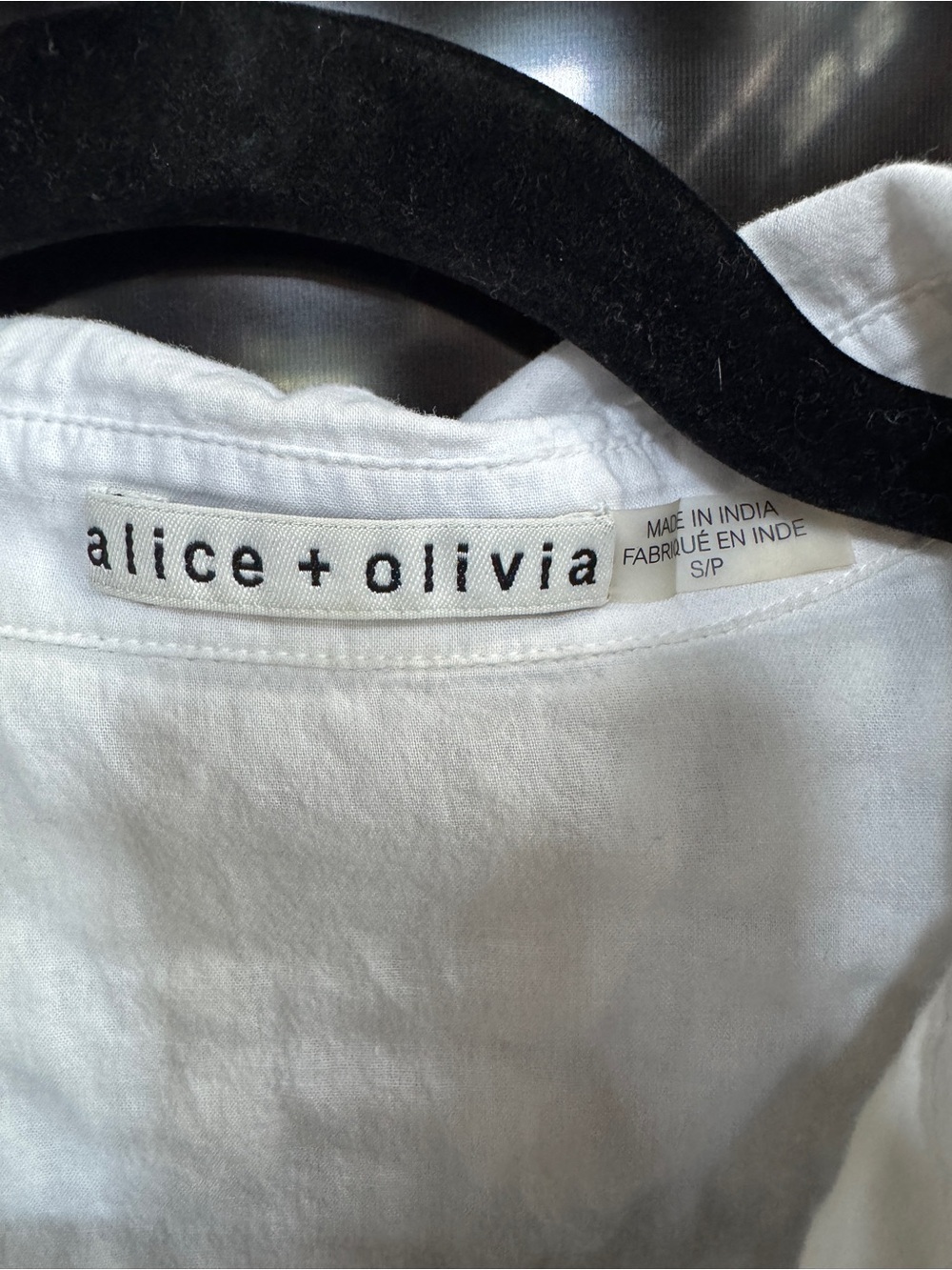 Alice + Olivia White Embroidered Cotton Button-Front Blouse - Picture 5 of 5